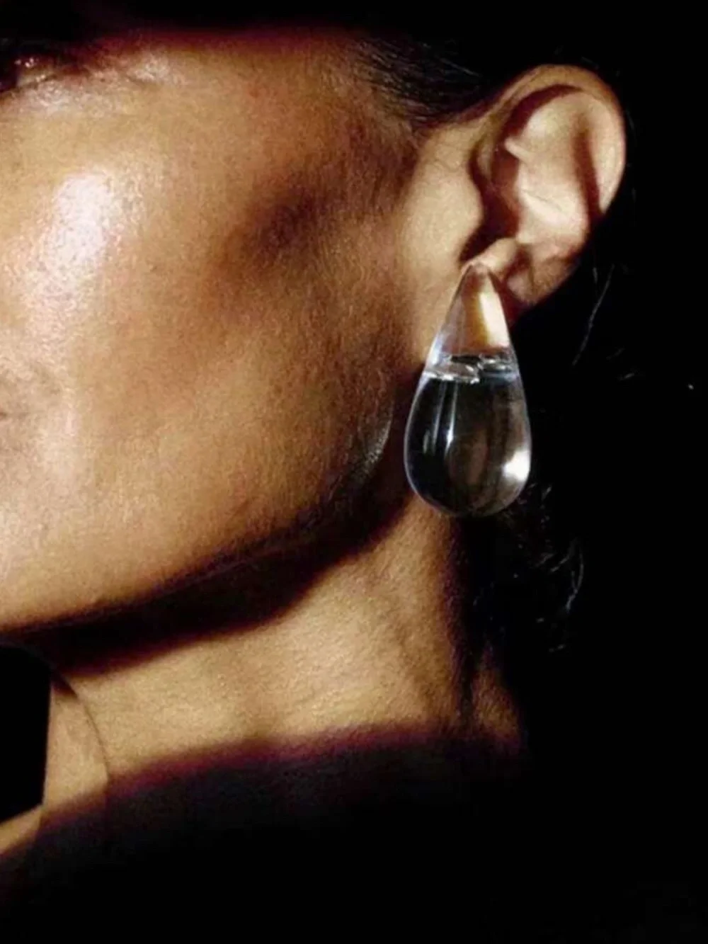 Clear Teardrop earrings R741